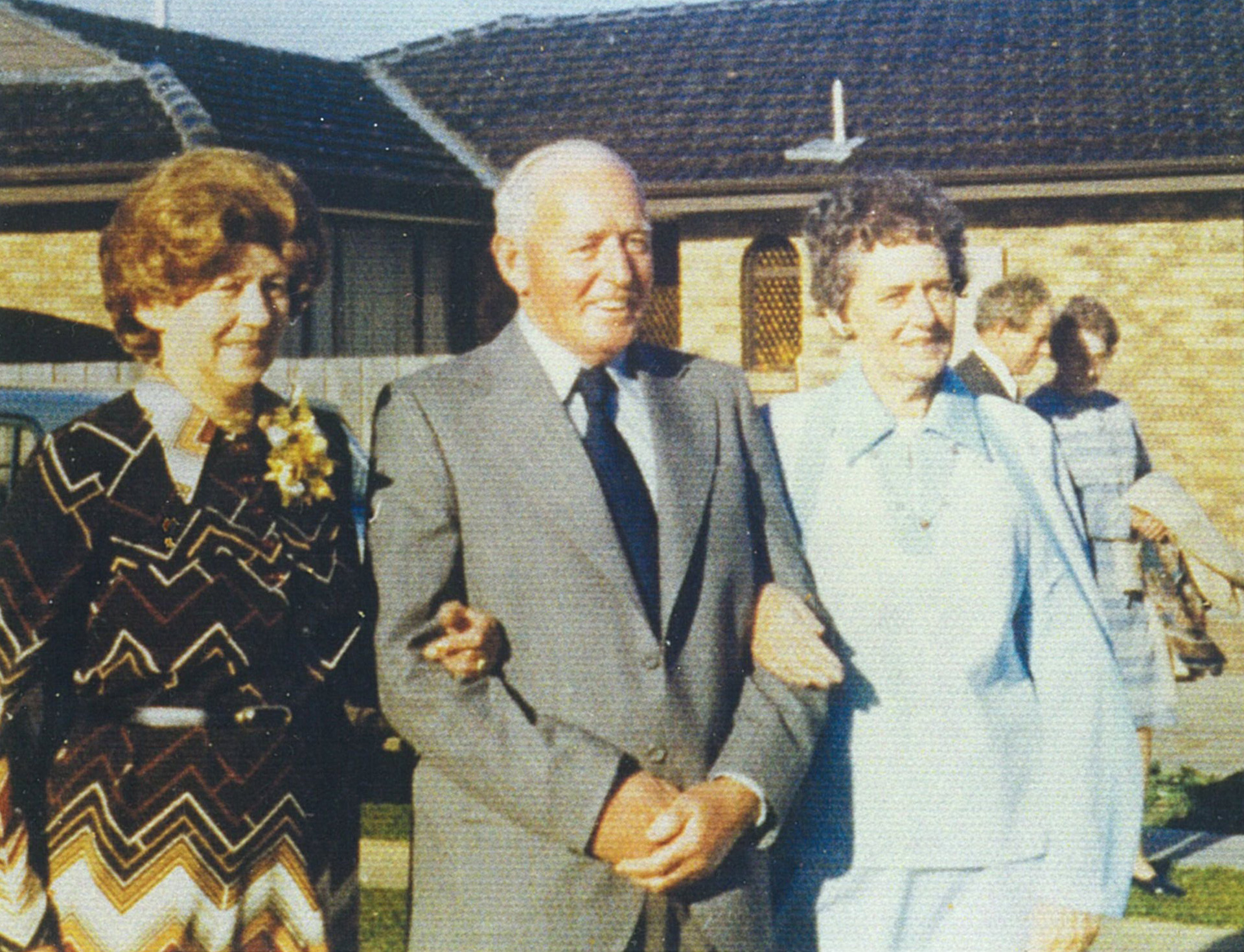 Photo of photos/Kenneth McLennan 1905-1976 w sisters Annie D & Margaret M